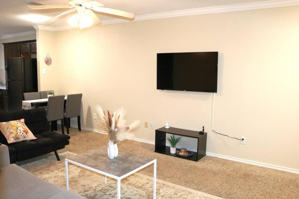 Lubbock Haven 3Beds, 3 Baths Apartment Exterior photo
