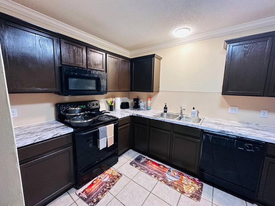 Lubbock Haven 3Beds, 3 Baths Apartment Exterior photo